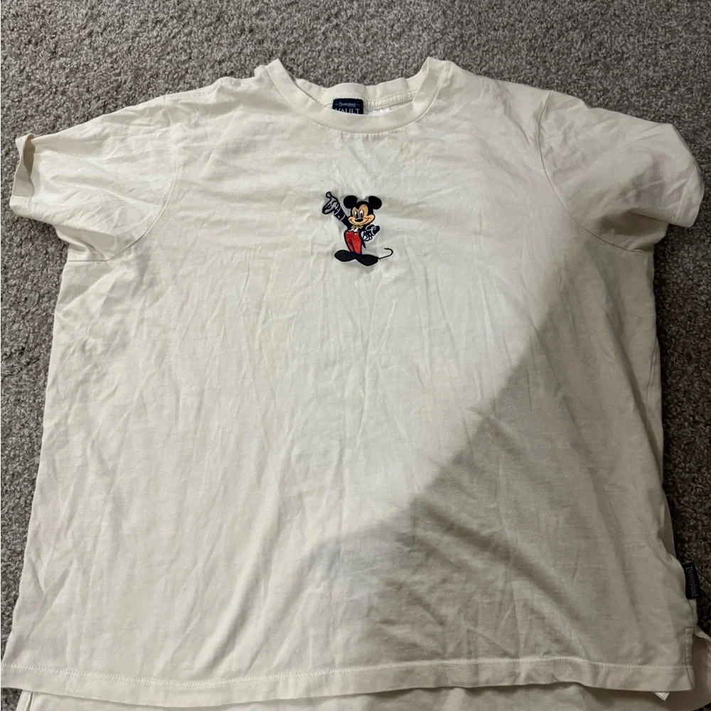 Disneyland 70th anniversary Tshirt - Picture 2 of 5